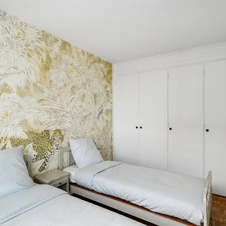 Montparnasse Panoramic View, 3 Beds, Metro 4, 6, 12, 13 * Parijs